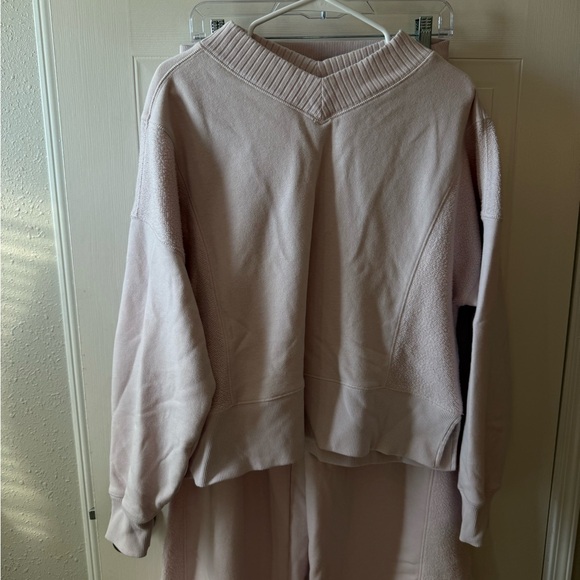 Aerie set - Picture 4 of 5